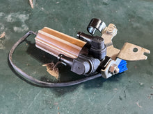 Cargar imagen en el visor de la galería, f 90 75 hp Yamaha FUEL FILTER 6D8-24560-00-00 four stroke 2006-2013 some compatibility 30 40 50 60 70 hp