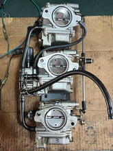 Lade das Bild in den Galerie-Viewer, sold ebay may2024—— 90 hp Yamaha CARBURETOR SET 6H130 two stroke 2005-2009 linkage 6H1-14301-30-00 6H1-14302-30-00 6H1-14303-30-00