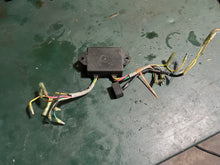 Lade das Bild in den Galerie-Viewer, 80 - 225 hp Yamaha 6K1-01 dual ignition control uni 6K1-82570-01-00 6K1-82570-02-00 two stroke 1987