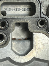 Cargar imagen en el visor de la galería, 25 20 15 hp Mercury CARBURETOR 817405T16 817405T19, CHOKE SOLENOID 823433 two stroke