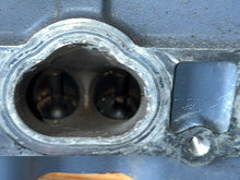 Lade das Bild in den Galerie-Viewer, f 115 hp Yamaha CYLINDER HEAD ASSY 68V-11110-01-94 four stroke 2004 without cams