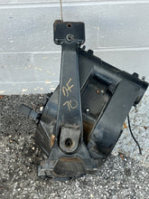 Load image into Gallery viewer, DF 60 70 hp Suzuki STEERING BRACKET 43750-99E02-0EP SWIVEL BRACKET 43111-99E00-0EP four stroke 1998-2009 compatible up to df140