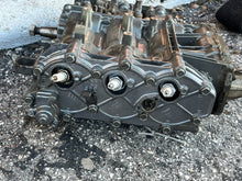 Cargar imagen en el visor de la galería, DT 25 hp Suzuki CYLINDER ASSY crankcase 11301-95D12-0ED two stroke 1988-2000 compat 30 hp ‘88-97 with 15” EXHAUST TUBE 14211-95D30