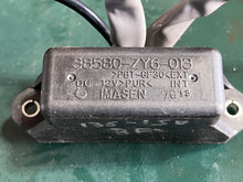 Cargar imagen en el visor de la galería, BF 135 150 HP Honda MAIN RELAY ASSY 38580-ZY6-013 four stroke 2004-up
