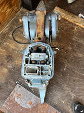 Lade das Bild in den Galerie-Viewer, 40 50 hp Yamaha 20” manual tilt MIDSECTION UPPER CASING 6H4-45111-10-4D SWIVEL 697-43311-03-4D STEERING ARM 6H4-42510-02-4D EXHAUST 6H4-41137-00-94 stern CLAMPS 697-43112-03-4D 697-43111-04-4D Two Stroke 2 cylinder 1994