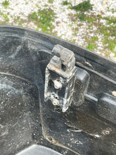 Cargar imagen en el visor de la galería, 225 hp Mercury Optimax 100-881288-A1 3.0 Liter TOP COWL engine cover Two Stroke lightweight DAMAGED - local pick up ONLY
