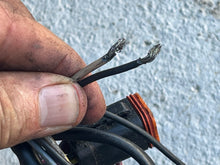 Cargar imagen en el visor de la galería, PARTS ONLY 200 225 250 hp Johnson Evinrude V6 engine harness 0586243 two stroke