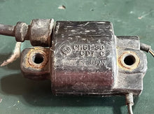 Load image into Gallery viewer, OEM 75 85 90 hp Yamaha 688-85570-11-00 Ignition coil cm61-30 1989-96 two stroke 5” boot cord
