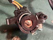 Load image into Gallery viewer, F 115 hp Yamaha TRIM SENDER with screws 67H-83672-01-00 four stroke 2010-2022 compatible 75 90 150 175 200 225 250