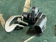 Cargar imagen en el visor de la galería, DF 150 200 hp Suzuki CAM POSITION SENSOR 33220-64L10 four stroke 2019-2024 some compatibility 40 50 60 70 80 90 100 115 140 hp