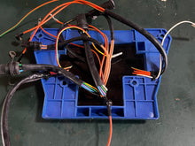 Load image into Gallery viewer, 200 225 185 hp Johnson Evinrude POWER PACK 0586212 0586661 18-5781-2 113-6212 two stroke v6