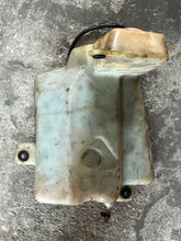 Cargar imagen en el visor de la galería, DT 55 65 hp Suzuki OIL TANK 69110-94701 two stroke 1988-1997