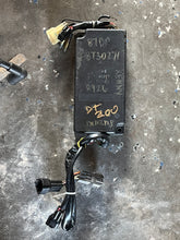 Cargar imagen en el visor de la galería, DT 150 200 hp Suzuki ICU IGNITION CONTROL UNIT 32910-87d00 f8t30271 two stroke CARBURETED