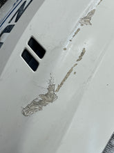 Load image into Gallery viewer, DF 150 hp Suzuki ENGINE COVER SET WHITE 61410-96881-Y5S 61420-96810-Y5S four stroke 2014-2016 needs gasket