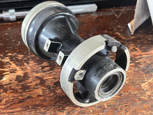 Cargar imagen en el visor de la galería, 90 - 225 hp Johnson Evinrude PROP BEARING CARRIER 5000363 lower unit Two Stroke v4 v6
