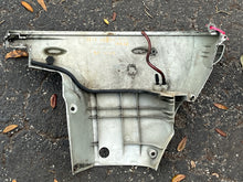 Load image into Gallery viewer, BF 15 20 hp Honda LOWER ENGINE COVER strb 06630-ZY1-305ZA, port 06730-ZY1-305ZA four stroke