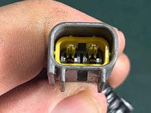 Cargar imagen en el visor de la galería, 150 - 200 hp OEM Yamaha hpdi ignition coil 68F-82310-11-00 f6t507 two stroke OEM 2001-2004 may work for 68F-82310-01-00 68F-82310-00-00