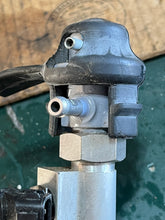 Load image into Gallery viewer, BF 135 150 115 Honda intake fuel injectors fuel rail  & pressure regulator OUTBOARD 2006-up 16450-ZY6-003 16621-ZY6-000 16740-ZY6-003