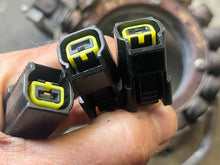 Lade das Bild in den Galerie-Viewer, f 250 hp Yamaha BASE ASSEMBLY stator pulser 6P2-81460-00-00 four stroke 2005-2018 PULSER COIL 6P2-85580-00-00