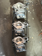 Load image into Gallery viewer, 90 hp Tohatsu CARBURETOR SET 3L9032000 9032070 9032100 TWO STROKE 1996-2002 90AD