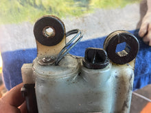 Cargar imagen en el visor de la galería, 135 150 hp Mercury Optimax OIL RESERVOIR 8M0062954 833069T3 Two Stroke 1998