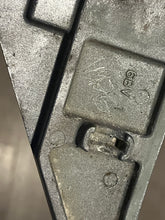 Cargar imagen en el visor de la galería, sold local jan2026——f 115 hp Yamaha FITTING PLATE bottom cowl 68V-42738-00-5B four stroke 2000-2008