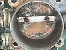 Cargar imagen en el visor de la galería, BF 150 135 hp Honda THROTTLE BODY 16400-ZY6-013 four stroke 2007-up