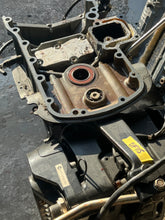 Cargar imagen en el visor de la galería, DF 115 140 hp Suzuki DRIVE SHAFT HOUSING 52111-90J02-0EP SWIVEL BRACKET Long 20” 43111-90j40-0EP, Steering Bracket Long 20” 43750-90J61-0EP Engine Holder 51110-90810-0EP POWER TRIM MOTOR 38100-92J11 MANIFOLD ASSY 48400-90J02 four stroke 2013 2001-2014