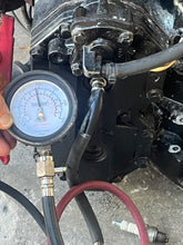 Cargar imagen en el visor de la galería, 140 hp Evinrude Johnson v4 Looper CYLINDER CRANKCASE ASSY 0432407 0437405 0438029 0438796 TWO STROKE powerhead 1989 good cold compression 145 or better on all