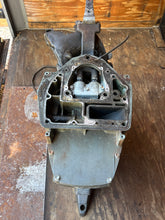 Lade das Bild in den Galerie-Viewer, f 115 hp Yamaha 20” MIDSECTION UPPER CASING 68V-45111-10-8D SWIVEL 64E-43311-10-8D EXHAUST 67F-41137-01-94 STEERING BRACKET 68V-42510-10-8D Four Stroke 2000-up