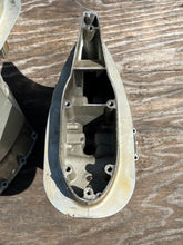 Cargar imagen en el visor de la galería, BF 130 115 hp Honda EXTENSION CASE 40201-ZW1-020ZA four stroke 1999-up compatible 75 90 hp