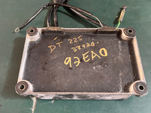 Cargar imagen en el visor de la galería, DT 225 HP Suzuki 33920-92EA0 FUEL INJECTION UNIT oem Two Stroke super clean