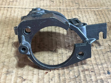 Cargar imagen en el visor de la galería, 40 50 hp Nissan Tohatsu 3C8B051010 STARTER BRACKET two stroke 2002-05 40d2