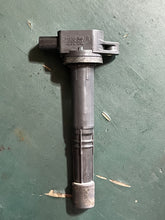 Cargar imagen en el visor de la galería, BF 115 135 140 150 hp Honda 30520-RRA-007 PLUG HOLE ignition COIL four stroke 099700