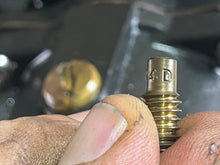 Cargar imagen en el visor de la galería, 115 hp Johnson Evinrude 0439208 436798 CARBURETOR BODY, 334961 BOWL, #74D JET two stroke