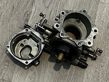 Lade das Bild in den Galerie-Viewer, 250 hp Yamaha CARBURETORS port 2-4-6 61A-14301-03-00 61A- 14302-03-00 61A-14303-03-00 two stroke 76 degree