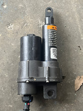 Lade das Bild in den Galerie-Viewer, kay sold mar2026——350 hp Mercury Verado SHIFT ACTUATOR 8M0048114 four stroke 135-400 hp compatibility
