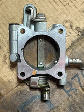 Load image into Gallery viewer, DF 40 50 Suzuki 13300-87J00 Evinrude 5031389 THROTTLE BODY 1999-2010 four stroke