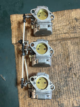 Cargar imagen en el visor de la galería, 90 hp Mercury CARBURETOR SET WBE 87-1 87-2 87-3 3301-824854T09 3301-824854T10 3301-824854T11 two stroke OIL-INJECTED 65 75 hp Compatible,  8252041 THROTTLE LINK, 193858 LINK ROD