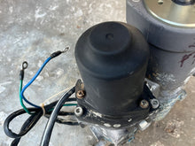 Lade das Bild in den Galerie-Viewer, vf 90 75 hp Yamaha POWER TRIM & TILT 6FP-43800-00-00 LOWER MOUNT PIN 6EK-43818-00-00 four stroke 2016-2022