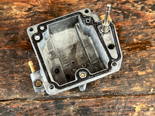 Cargar imagen en el visor de la galería, DF 25 hp Suzuki 13200-95J00 CARBURETOR twin V STARTER ASSY 13368-95J00 Four Stroke 2006-2014