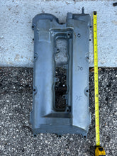 Cargar imagen en el visor de la galería, f 225 200 hp Yamaha CYLINDER HEAD COVER 1 strbd 69J-11191-00-1S four stroke 2002-10