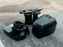 Cargar imagen en el visor de la galería, 200 225 250 hp Johnson Evinrude Racing SWIVEL BRACKET 20”, LOWER COVERS 1999-2001, CLAMP BRACKETS, STEERING ARM 20” and Mount Bracket TWO STROKE 2001 J200PLSIF