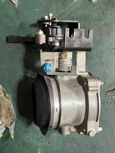 Cargar imagen en el visor de la galería, 115 hp Mercury Optimax THROTTLE BODY 855422A1 Two Stroke 3 Cylinder DFI 2008 compatible with other hps
