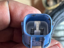 Load image into Gallery viewer, f 150 hp Yamaha VST 63P-14180-00-00 FLOAT CHAMBER & 63P-13907-01-00 FUEL PUMP tested FOUR STROKE 2005 nla, super #s: 63P-14180-01-00, 63P-14180-02-00, 63P-14180-03-00 2005-2007