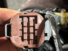 Load image into Gallery viewer, 250 300 hp Yamaha WIRE HARNESS 60V-82590-71-00 HARNESS 2 6D0-8259M-20-00 two stroke HPDI 2005-2009 superseded to 60V-71 60V-72 - COMPATIBLE with 3.3 Liter 200 225 hp