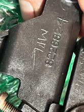 Lade das Bild in den Galerie-Viewer, 60 50 40 30 hp Mercury 822682A4 THROTTLE LEVER, 883006A1 THROTTLE ARM, 879870A1 LINK ASSEMBLY efi Four Stroke outboards