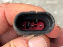 Cargar imagen en el visor de la galería, 200 225 250 HP Evinrude Ficht CRANK POSITIONING SENSOR magnetic 586452 two stroke 1999-2005