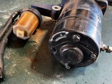 Lade das Bild in den Galerie-Viewer, 90 80 hp Tohatsu Nissan STARTER MOTOR 353760103 BRACKET UPPER 3B7051010 Two Stroke