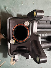Cargar imagen en el visor de la galería, DF 30 25 hp Suzuki INTAKE MANIFOLD 13110-94L00 four stroke 2018